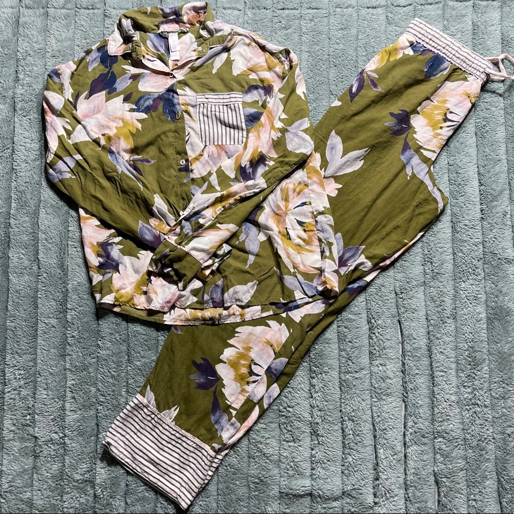 Floral sleep set